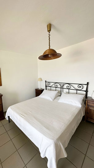 Δίκλινο στούντιο Ήλιος με μεταλλικό κρεβάτι