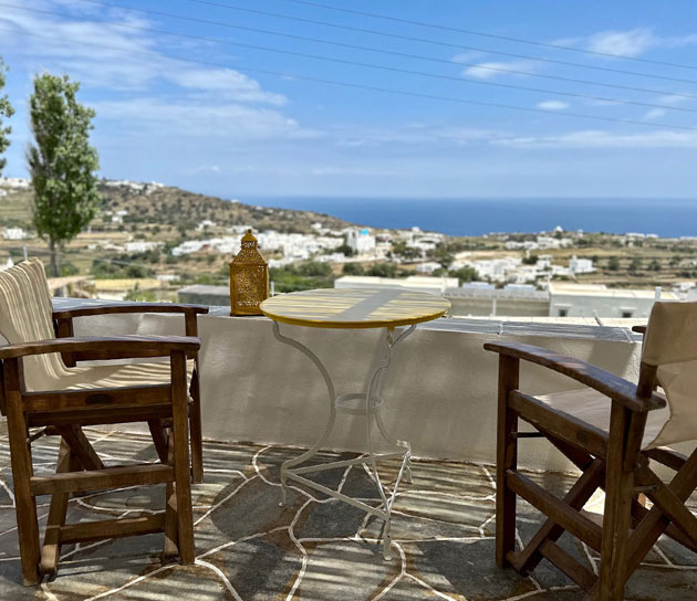 Βεράντα με θέα στη θάλασσα από το δωμάτιο Ουρανός