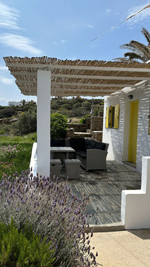 Η βεράντα του small house Σελήνη